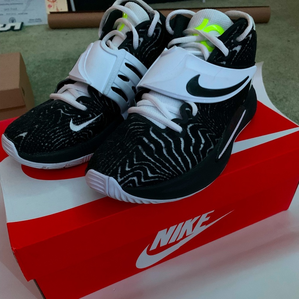 Nike Kevin Durant XIV Women's basketball shoes size 7